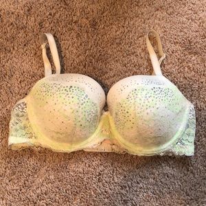 Victoria’s Secret bra
